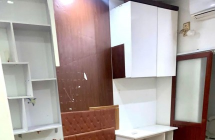 Tôi cần cho thuê nhà riêng nguyên căn ngõ 147 Tân Mai Ô Tô  10m,  30m ×4 Tầng 3 ngủ, 9 Triệu